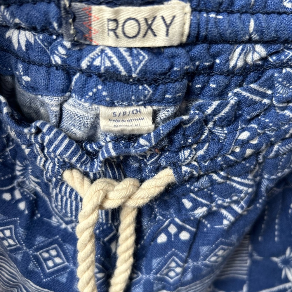 Roxy Women's Pants Color Blue & White Patterned Drawstring Pants Size Small - Picture 8 of 13